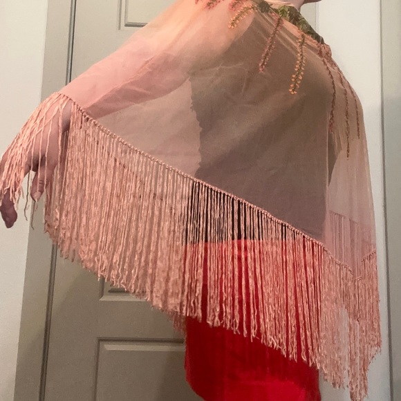 SANA tunic with detailed floral embroidery light pink with tassels - Picture 2 of 7